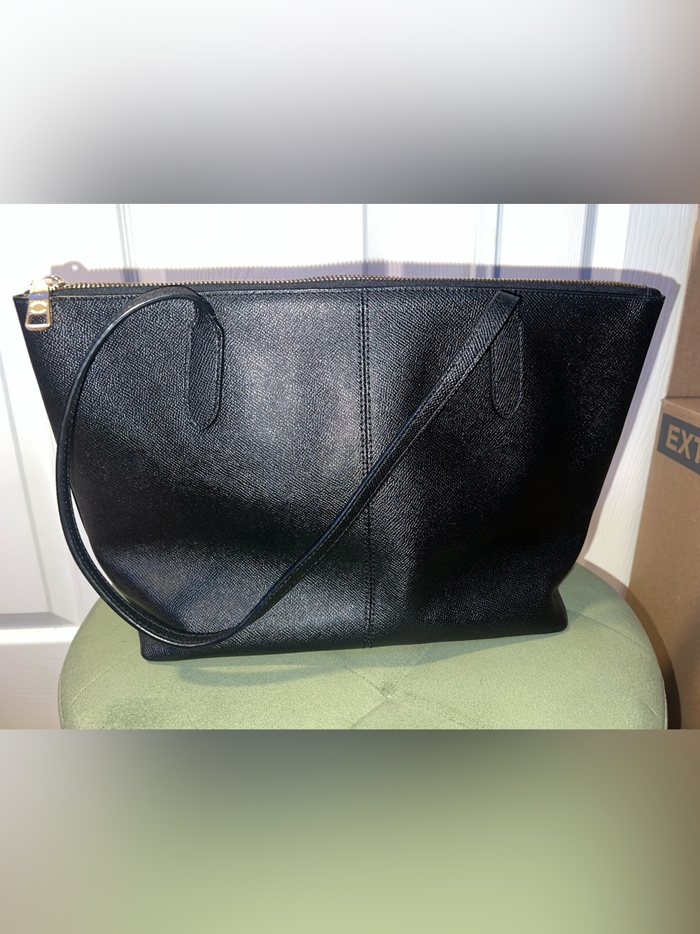 Black and Gold Coach Tote bag - Picture 3 of 7